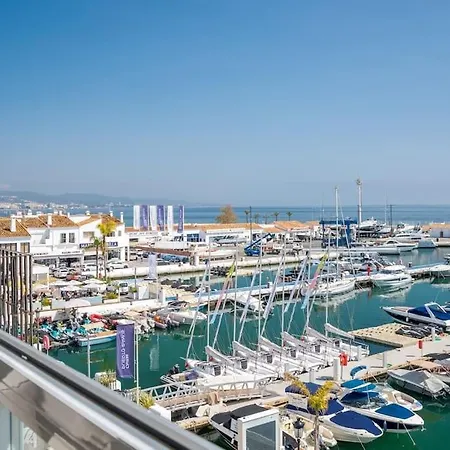 アパート Views Frontline Puerto Banus *